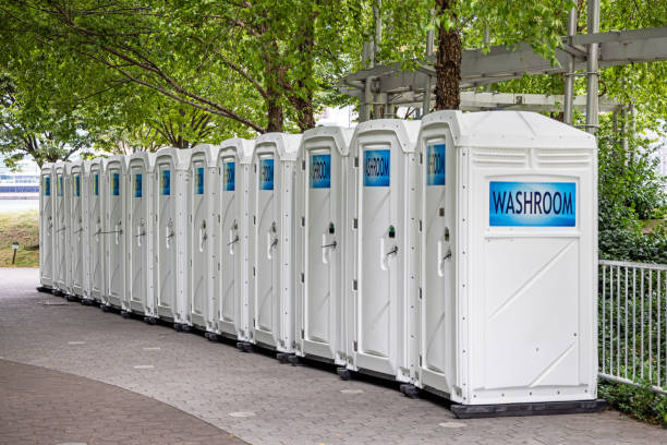 Best Portable restroom trailer rental  in Willowick, OH